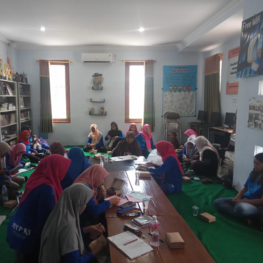 Pertemuan Rutin USEP KS Hargorejo, Merajut Asa Bersama Sepatu Rajut